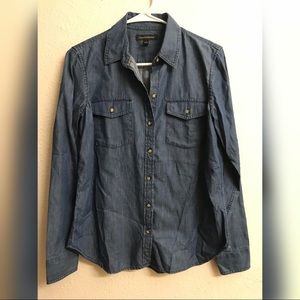 Banana Republic button-down longs sleeved shirt